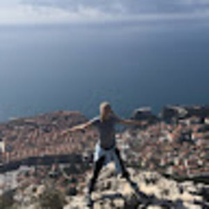 Meet your Posher, Mia